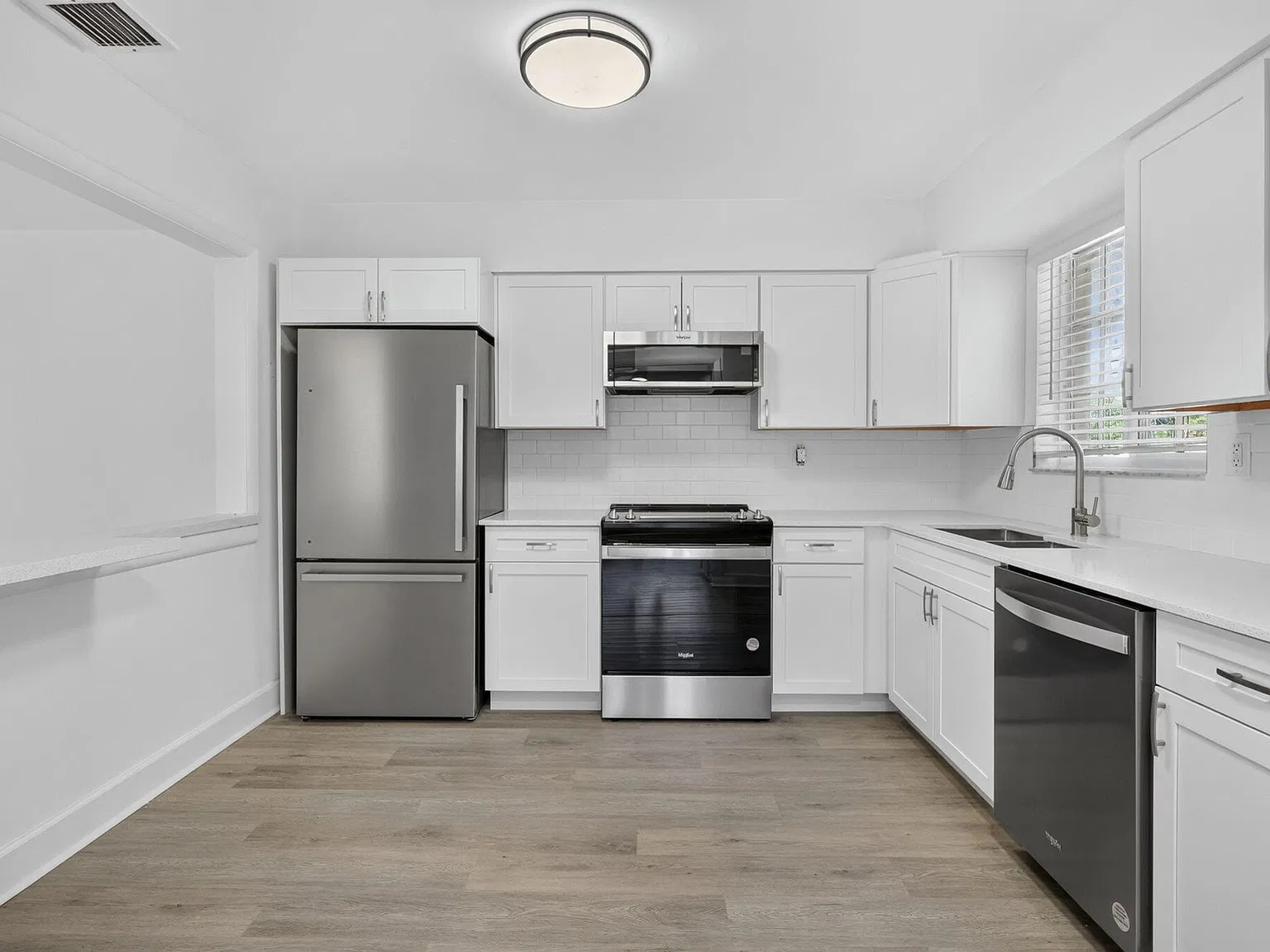 2 bed, 1.0 bath, 1000 sqft, $2,195 — Photo 1