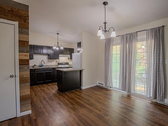 4th image of 815 Laurel Dr