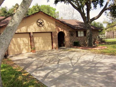 802 Clubside Dr, East Bernard, TX, 77435