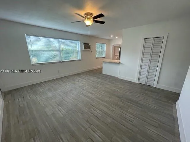 2048 NE 168th St #3 — Photo 25