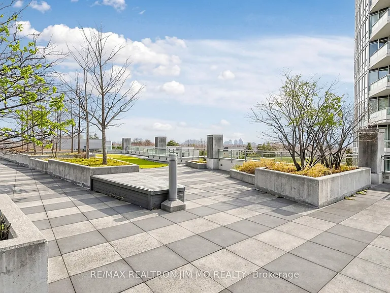 18 Holmes Ave #1606 — Photo 39