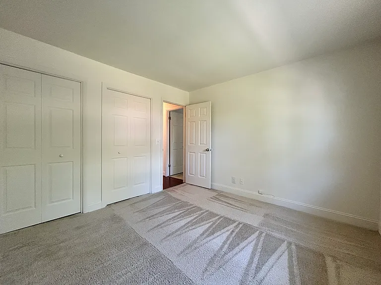 228 Crocker Dr #F — Photo 23