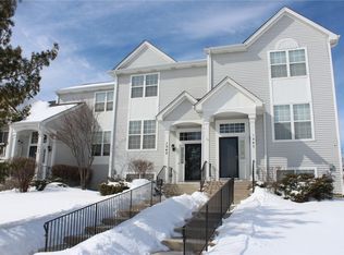 1545 Sauganash Ct, Gurnee, IL 60031