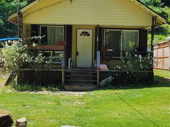 1534 Larch Street, Raymond, WA 98577