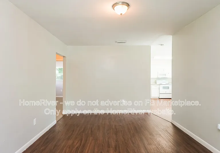1903 W Spruce St — Photo 2