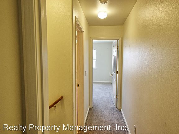 5th image of 775 Sunny Ln Unit B