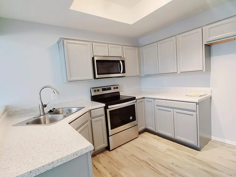 9435 N 59th Ave #3 — Photo 3