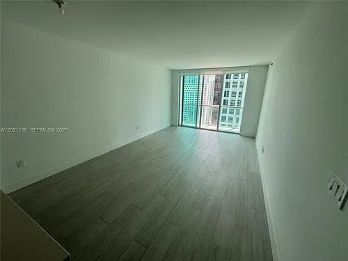 500 Brickell Ave Photo 1