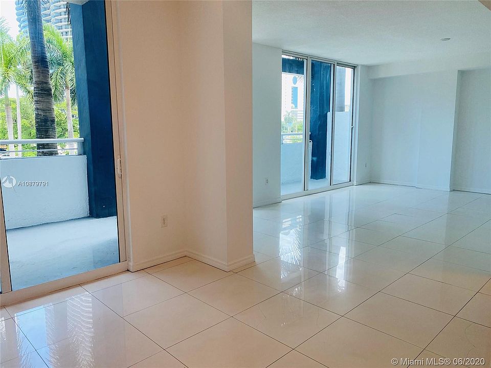 1st image of 275 NE 18th St APT 208