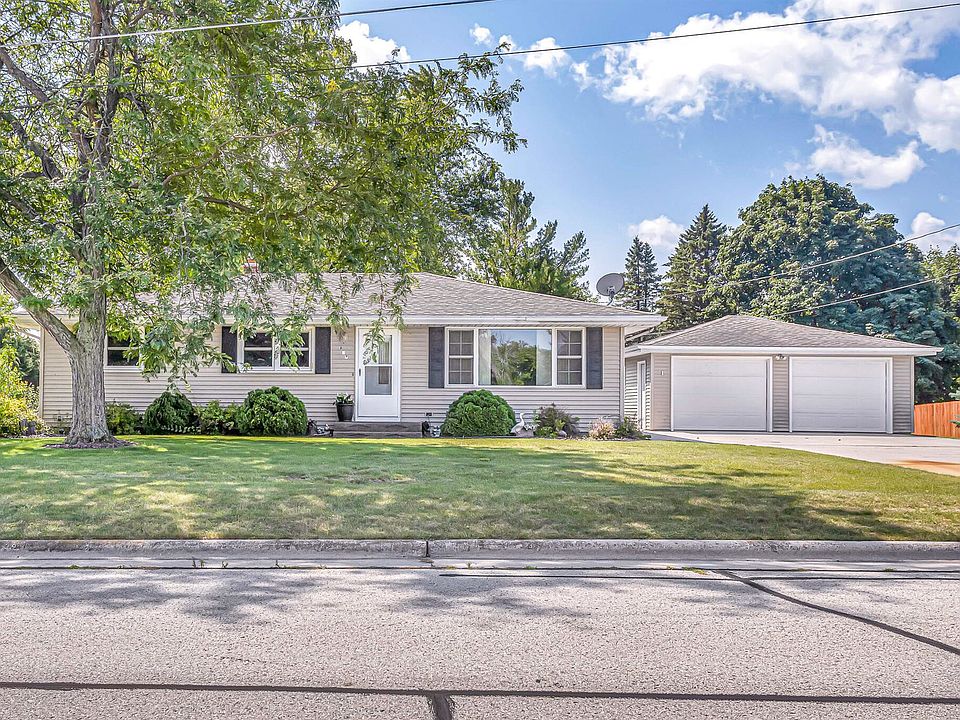 1st image of 807 Armstrong Ave