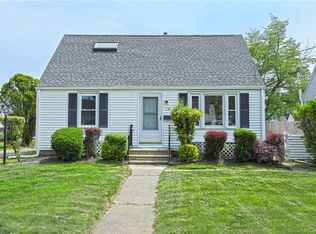 138 Meadowside Rd, Milford, CT 06460