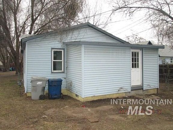 5th image of 303 Teena St