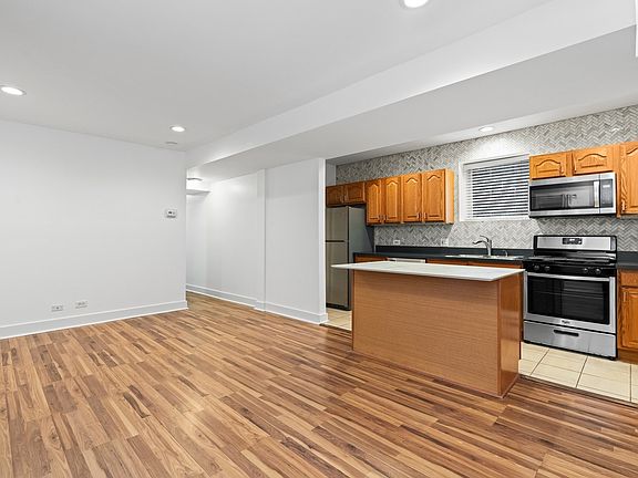 5th image of 2830 N Damen Ave #1