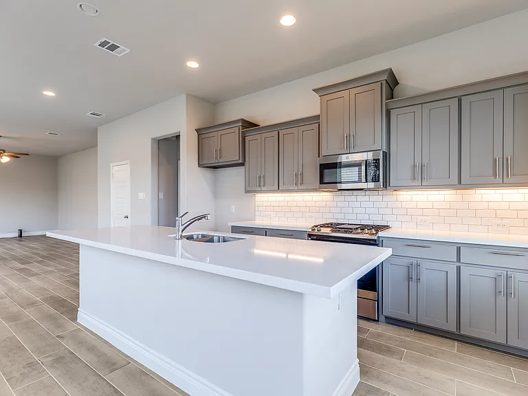 9504 Longhorn Ln — Photo 11