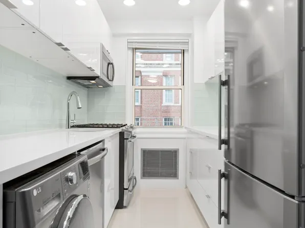 301 East 66th Street image 1 of 7