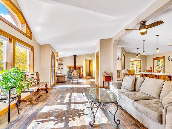3rd image of 133 Foxtail Court