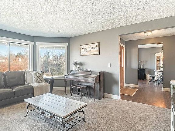 4th image of 3712 NE 50th Ave