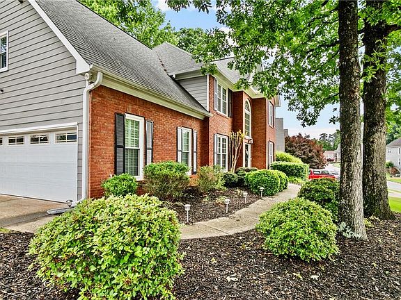 3rd image of 4229 Sheffield Ct NW
