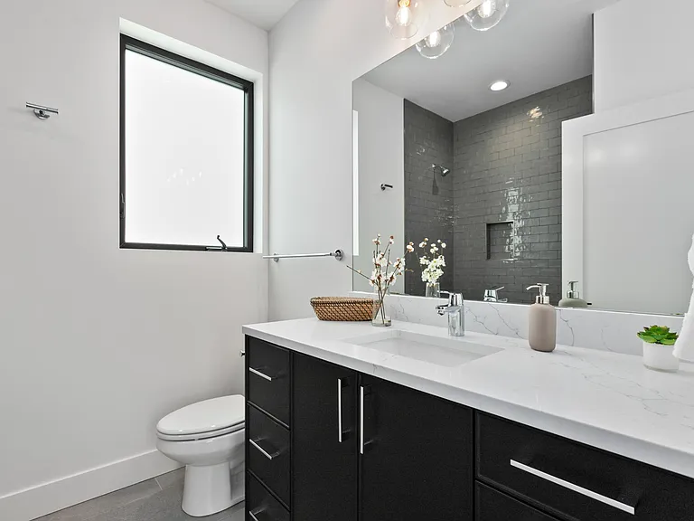 1775B SW Cambridge St — Photo 17