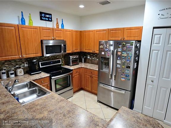 4th image of 2535 SW 82nd Ave