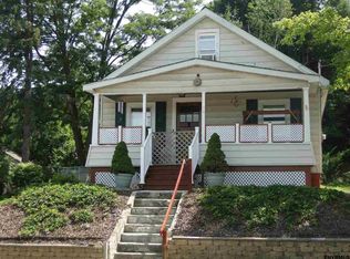 34 Cuthbert St, Scotia, NY 12302