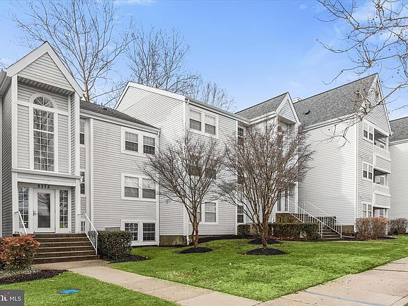 3rd image of 8375 Montgomery Run Rd Unit C