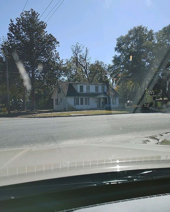 1st image of 422 Houston Ave NW