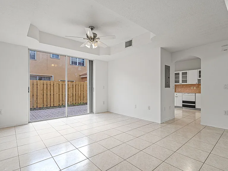 8520 NW 139th Ter #1602 — Photo 18