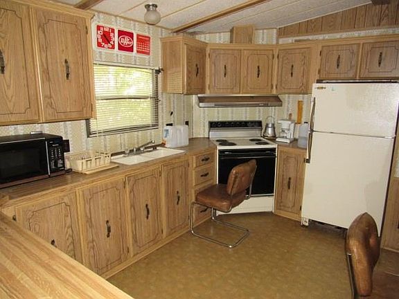 4th image of 12030 Rosemary Ln