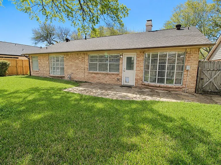 13511 Brook Hollow Dr — Photo 11