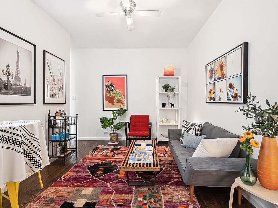 1st image of 125 E 4th St APT 1