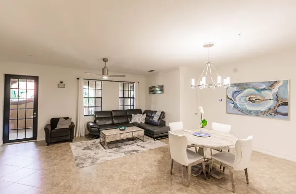 9130 Chula Vista St — Photo 29