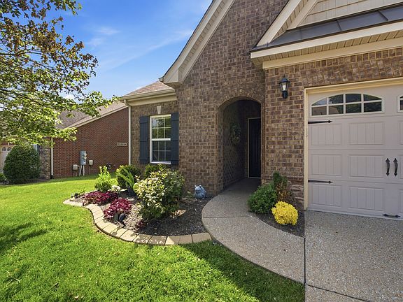 3rd image of 473 Stonegate Dr