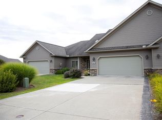 31 Eagle Dr, Endicott, NY 13760
