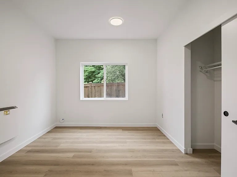 1st floor bedroom or bonus room