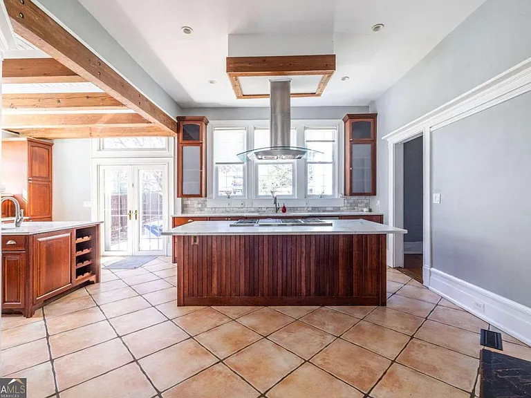692 Myrtle St NE — Photo 18