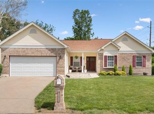 4204 Greensboro Dr, Saint Charles, MO 63304