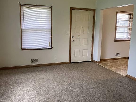 2nd image of 2910 Charles St #A