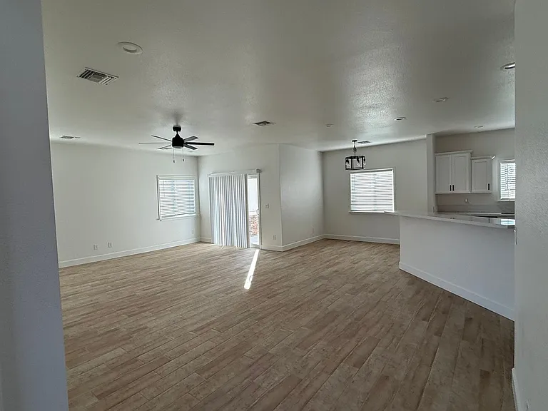 5640 S Desert Lakes Dr — Photo 4