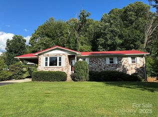 135 Smathers St, Clyde, NC 28721