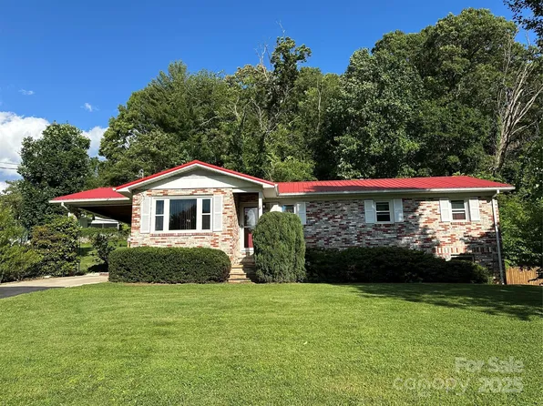 135 Smathers St, Clyde, NC 28721