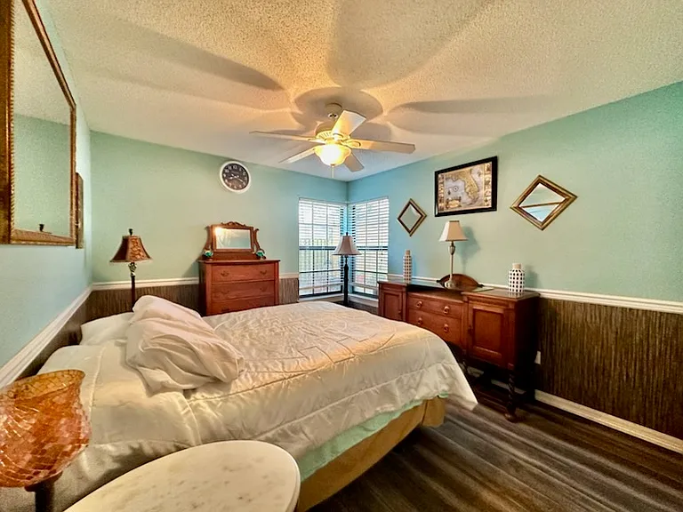 2012 Mistral Ln E — Photo 17