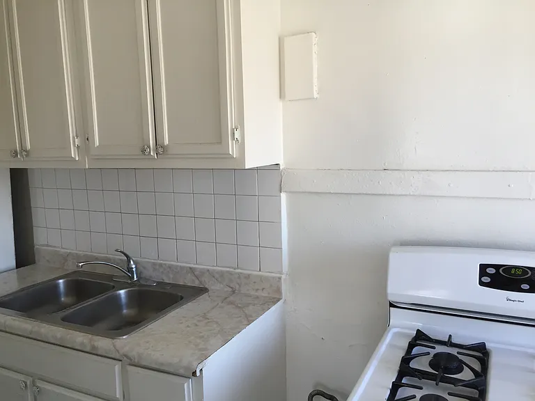 1407 W 3rd St — Photo 9