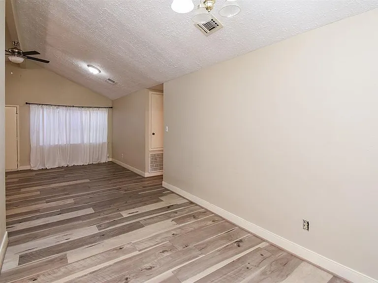 7117 Haven Creek Dr — Photo 24