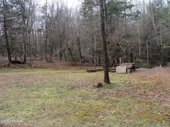 Sawmill Rd, Greentown, PA 18426