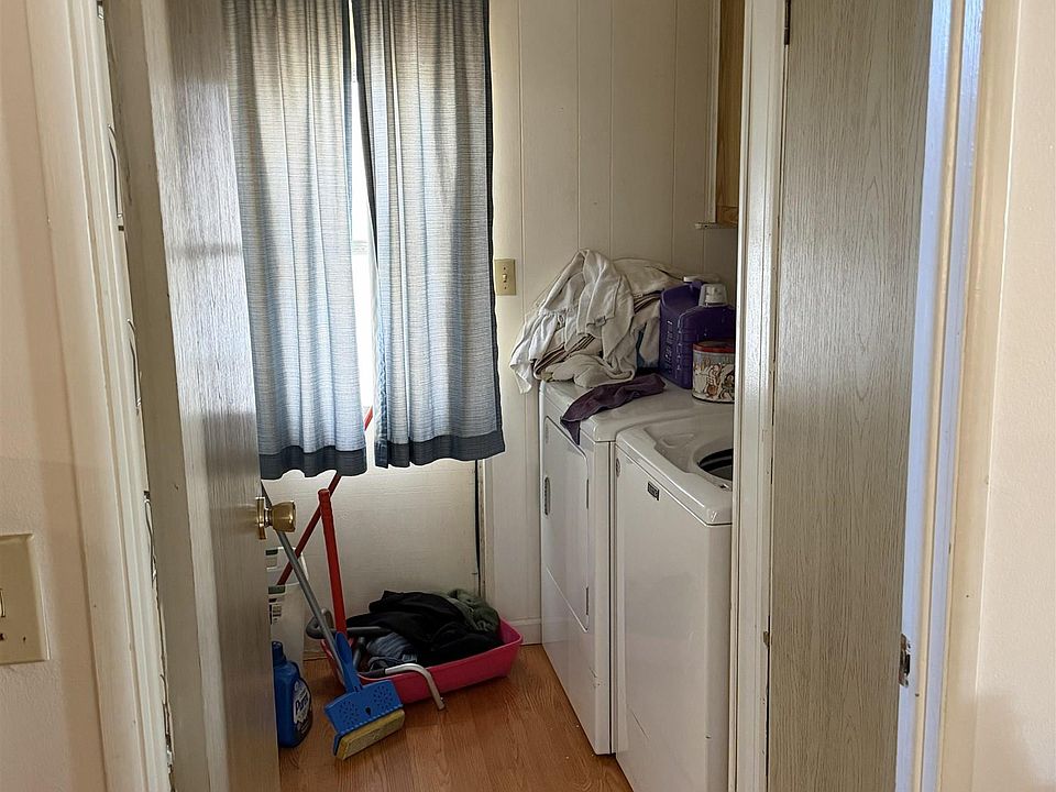 1st image of 309 Avenida Flores #34