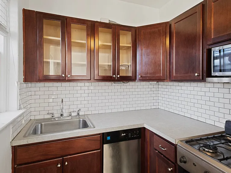 Butler Place Apartments — Photo 20