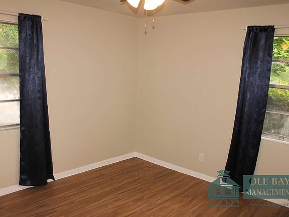 3rd image of 1002 Centerwood Dr
