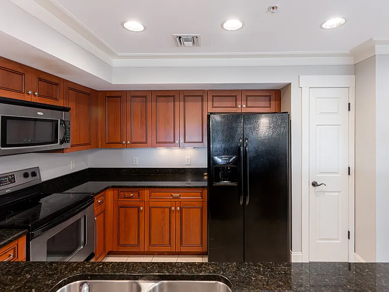 2 Monticello Village Dr #302 — Photo 8