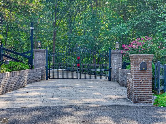 5th image of 27 Hawks Farm Rd